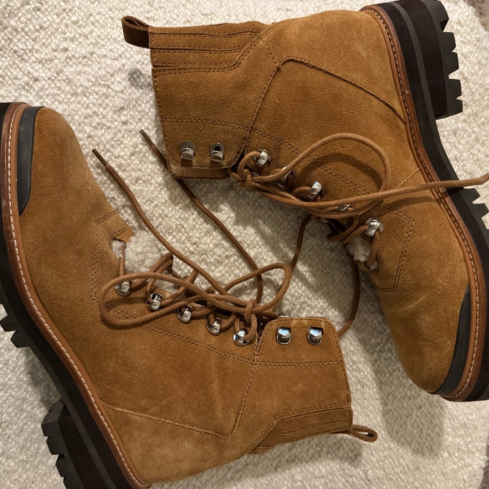 Marc Fisher Izzie Lugsole Lace-Up Boots w. Shearling